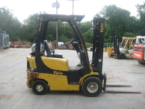 2010 Yale GLP030VXNUSE084 Forklifts in
