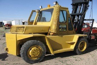 1975 CATERPILLAR V180 Forklifts in