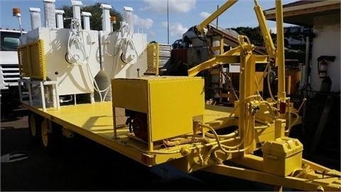 2002 TOMAHAWK STRIPING EQ TOMIHAWK