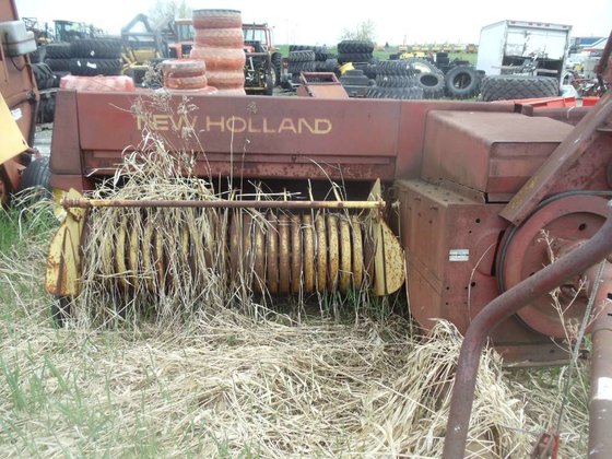 New Holland 315 Hay equipment