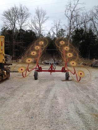 TONUTTI Hay Rake Hay equipment