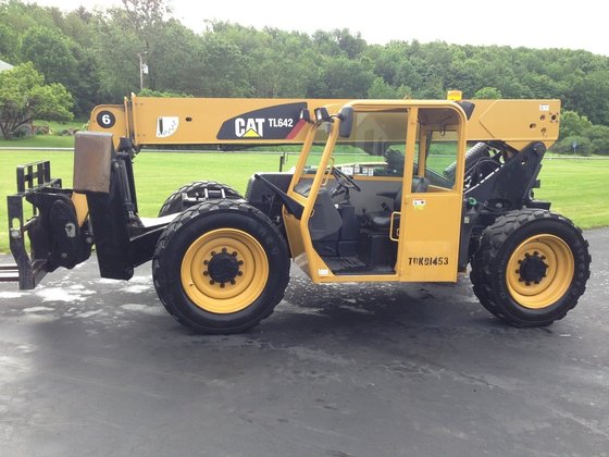 2012 CATERPILLAR TL642 Telehandler in