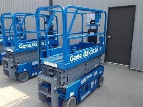 2013 GENIE GS1930 Scissor lifts