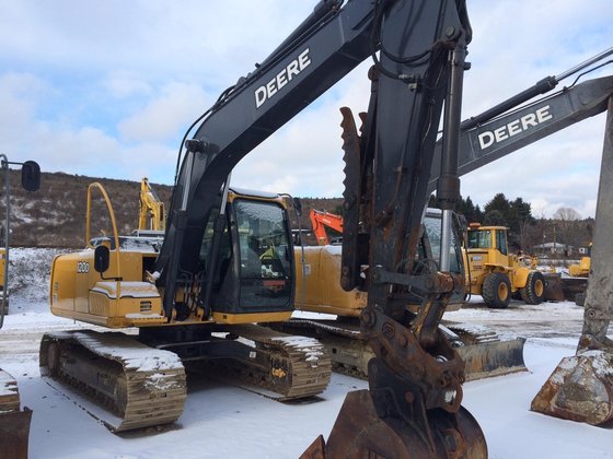 2011 DEERE 120D Excavators in