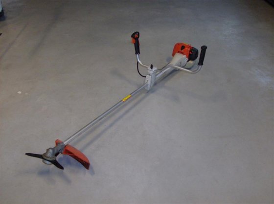 2009 Stihl bosmaaier FS310 in