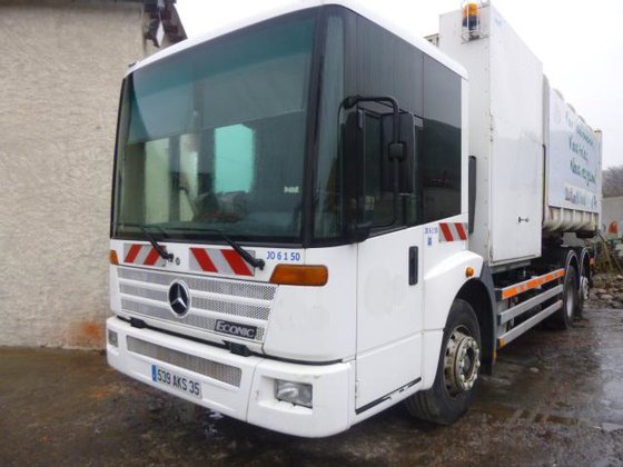 Mercedes-Benz 2628 in Les Mées,