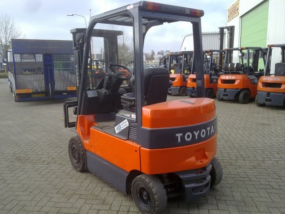 2005 Toyota 7 FBMF 30