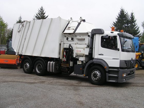2002 mercedes atego-2528 in Maasmechelen,