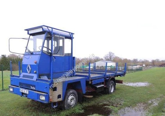 Renault Gamme M in Chanu,