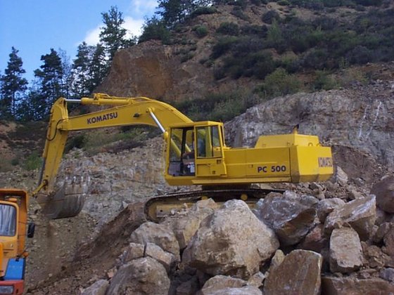2000 Komatsu PC300 in Solignac-sur-Loire,