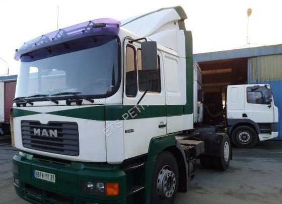 MAN 19.414 in Saint-Jean-de-Linières, France