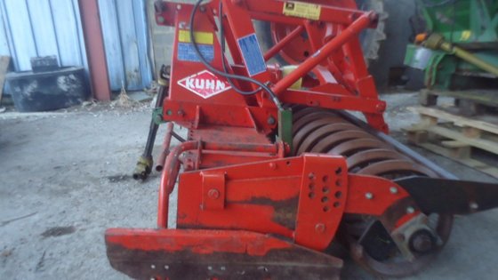Kuhn HR3001 in Nassogne, Belgium