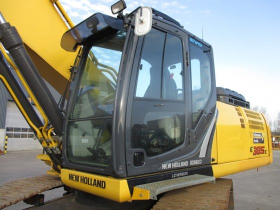 2011 New Holland E 385