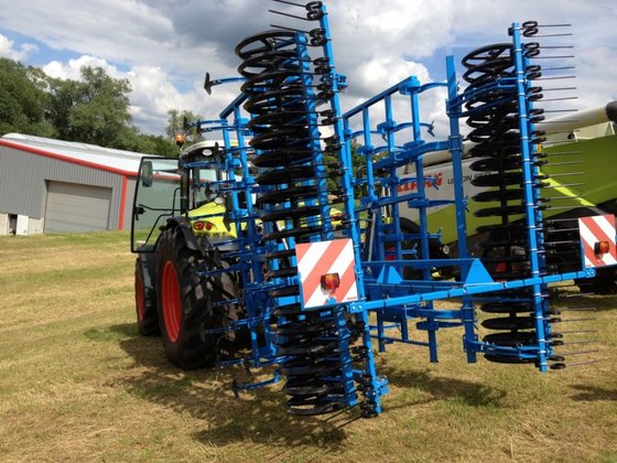 agrostunter triltandcultivator in Dussen, Netherlands