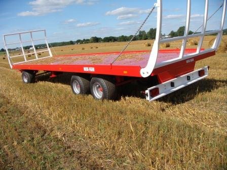 2015 agrostunter balenwagens in Dussen,