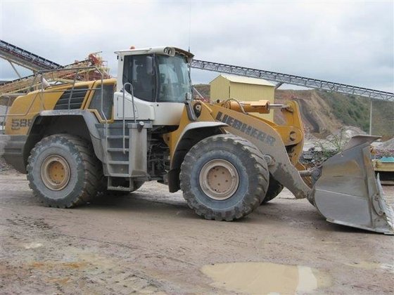 2008 Liebherr L586 in Saint-Pryvé-Saint-Mesmin,