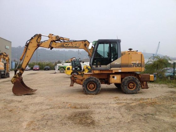 2000 Case 788P2A in Saint-Pryvé-Saint-Mesmin,