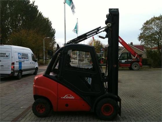 2006 Linde H30D-393 in Berlikum,