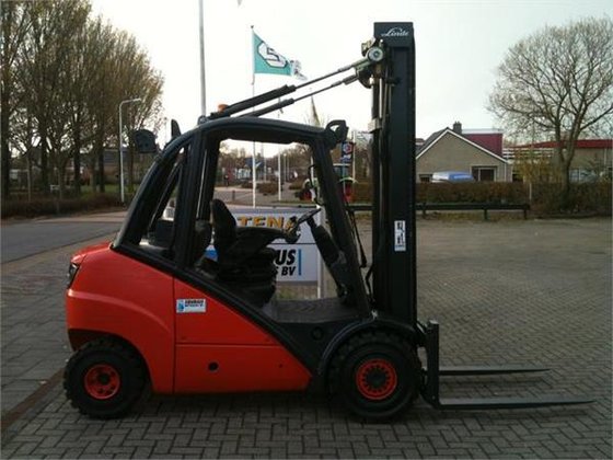 2006 Linde H35D-393 in Berlikum,