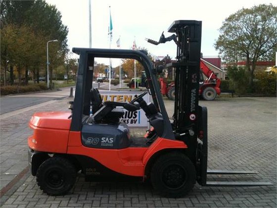 2007 Toyota 02-7FDF30 in Berlikum,