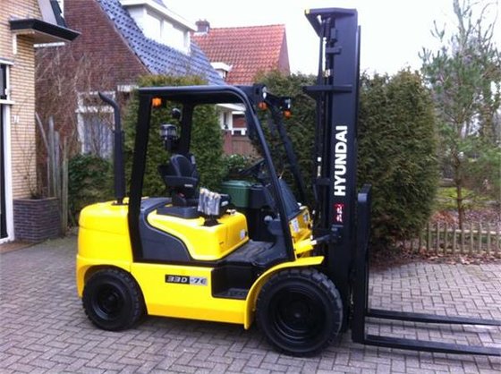 2013 Hyundai 33D-7E in Berlikum,
