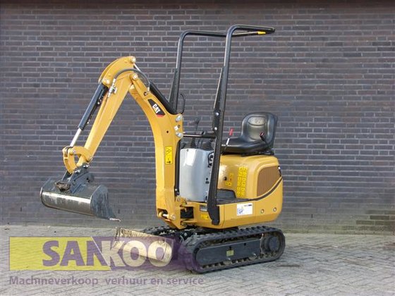 2012 Caterpillar 300.9D in Bergeijk,