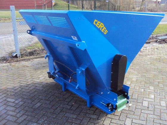 2015 Ceres 2000 lt boxenstrooier