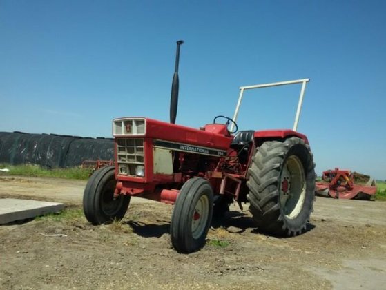 Case-International 744 in Wijckel, Netherlands