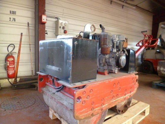 1988 Ammann COMPACTEUR A MAIN