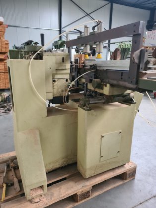 Machine à ciseler, OMB -