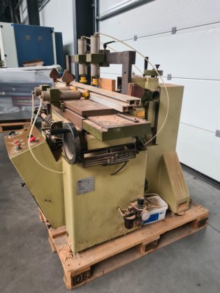 Machine à ciseler, OMB -