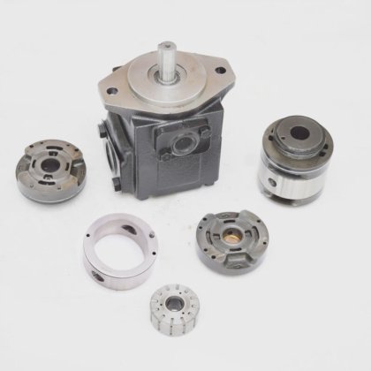 用于挖掘机的 Veljan VT6C 变速液压泵