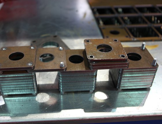 HNC-4000 精细小孔数控等离子切割机