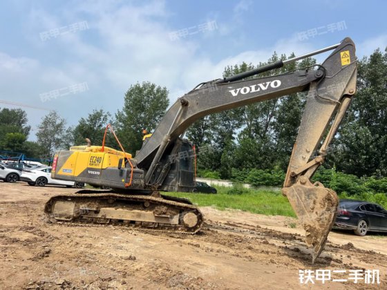 VOLVO EC240BLC