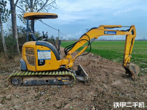 2015 KOMATSU PC30MR-3