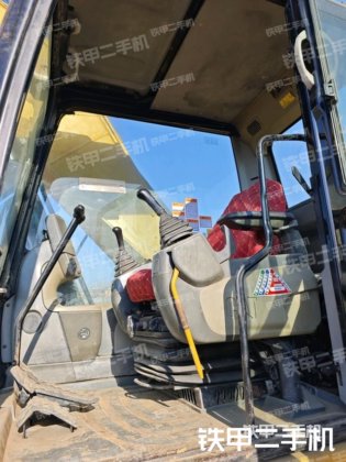 2019 年 CAT 320D2L