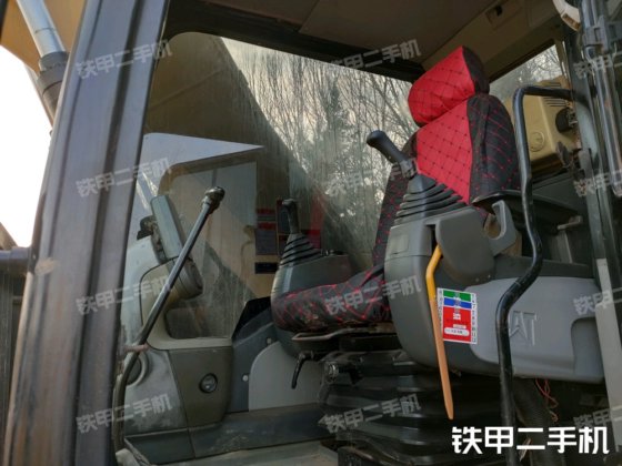 2015年 卡特彼勒 320D2