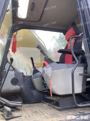 2019 年 Komatsu PC240LC-8M0