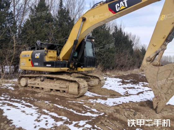 2017年 CAT 320D2