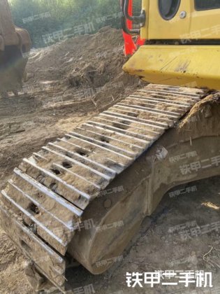 2019 年 Komatsu PC240LC-8M0