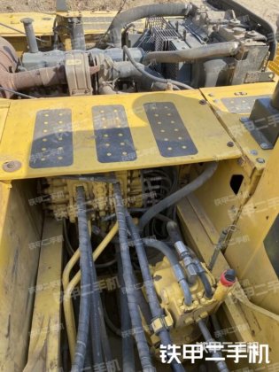 2019 年 Komatsu PC240LC-8M0