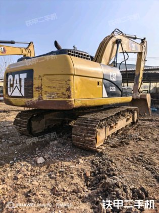 2014 年 CAT 320D2