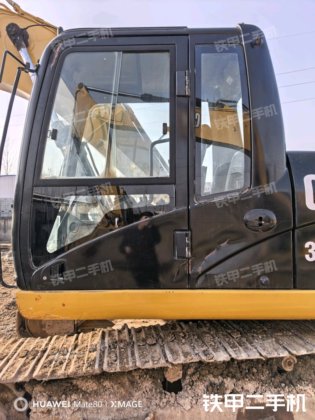 2014 年 CAT 320D2