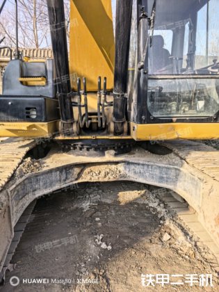 2018 年 CAT 326D2 L