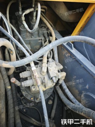 2014年ジョンディア E210LC