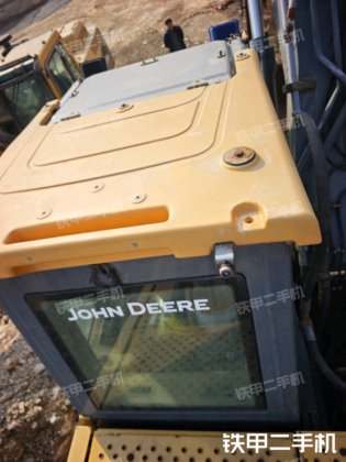 2014 年 John Deere E210LC