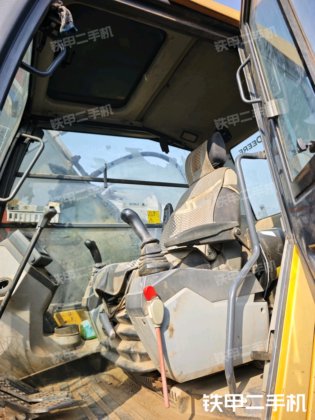 2014 年 John Deere E210LC