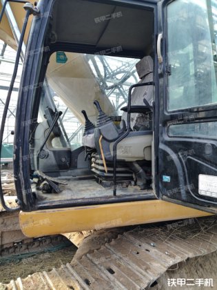 2012 年 CAT 323DL