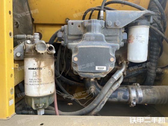 2016コマツPC240LC-8M0