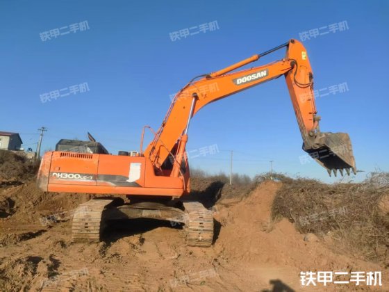 2015 DOOSAN DH300LC-7
